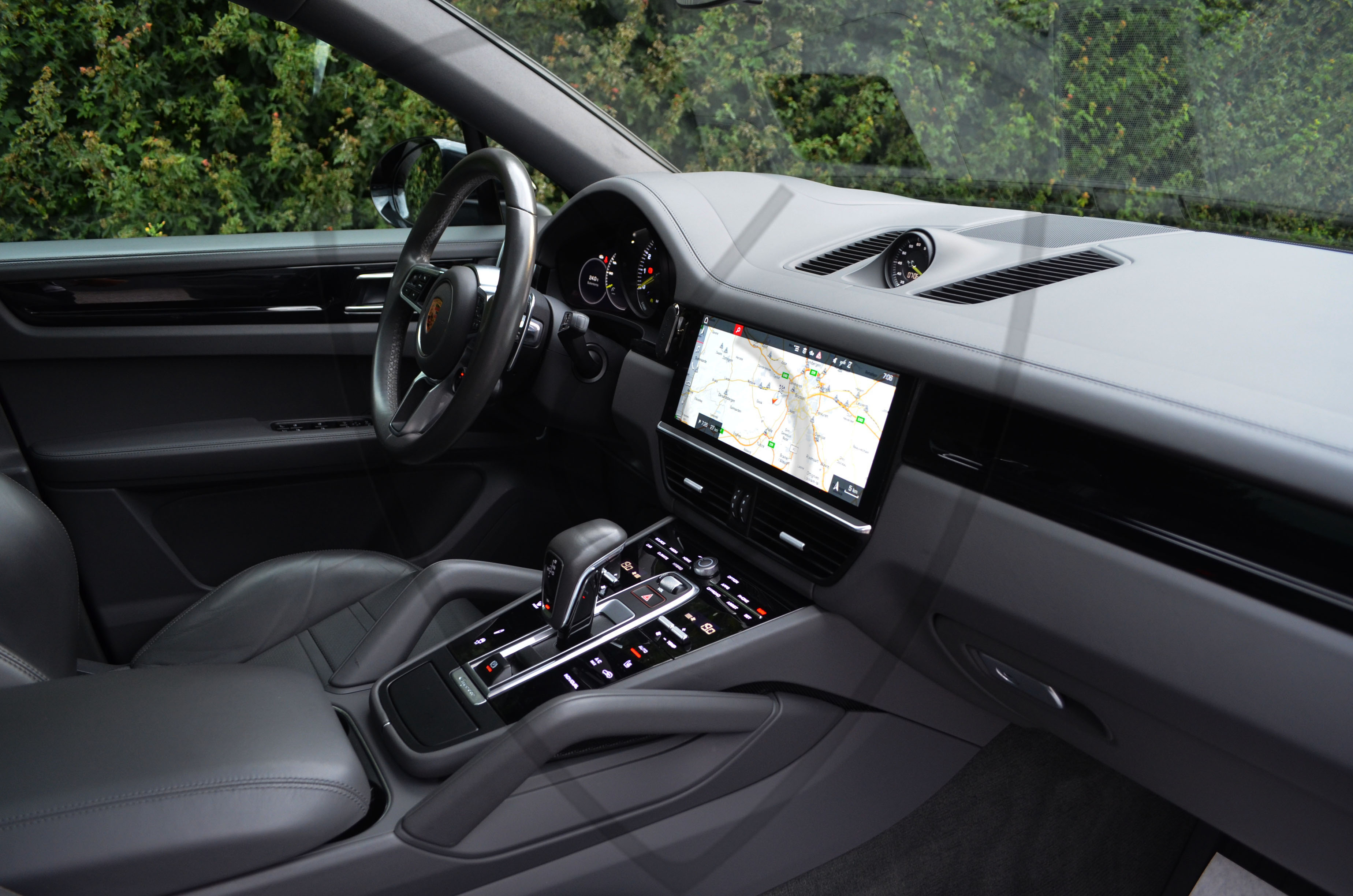 PORSCHE CAYENNE COUPE — image 20